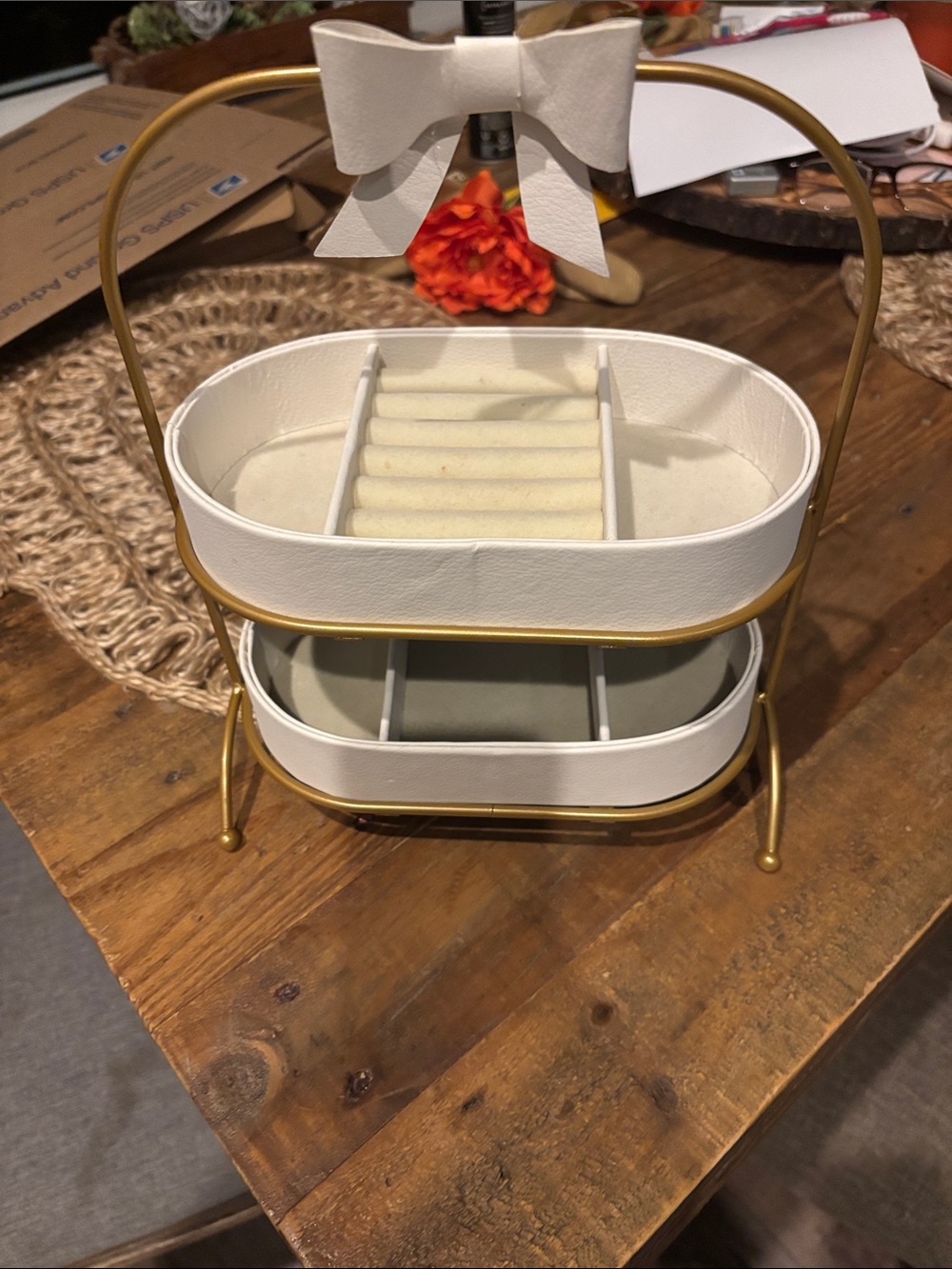 White & Gold Bow Jewelry Organizer nwt - Picture 2 of 4